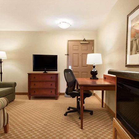 Country Inn & Suites By Radisson, Peoria North, Il ภายนอก รูปภาพ